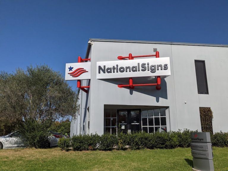 5 Ways To Stand Out In A Cluttered Shared Commercial Sign - National Signs